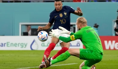 Mbappe Danimarka’yı iki sıfırla yenerken Fransa Dünya Kupası son 16’sına girdi